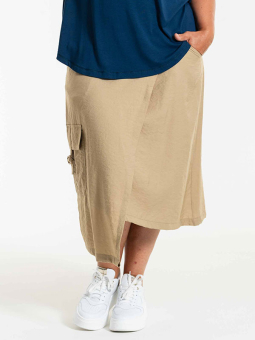ANNSOFIE - Plus Size Kjol från Gozzip
