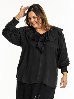 GYTHA - Plus Size Blus från Gozzip