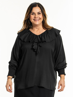 GYTHA - Plus Size Blus från Gozzip