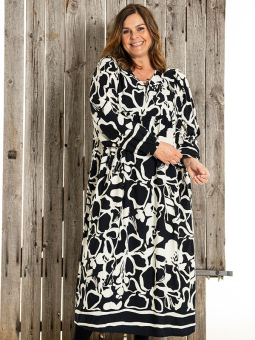 BETINE - Plus Size Klänning från Gozzip