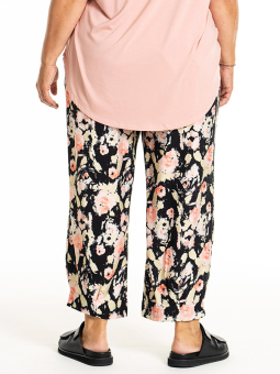 GILA - Plus Size Byxor från Gozzip