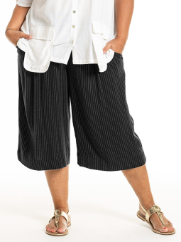 KATALIN - Plus Size Shorts från Gozzip