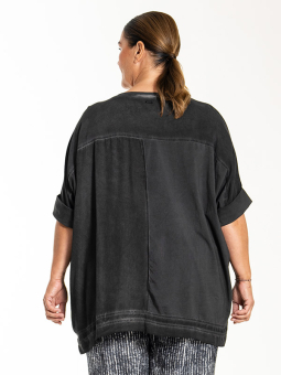 LAYLA - Plus Size T-shirt från Gozzip Black