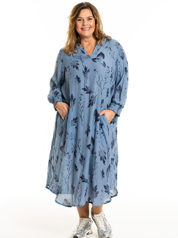 VALDIS - Plus Size Klänning från Gozzip