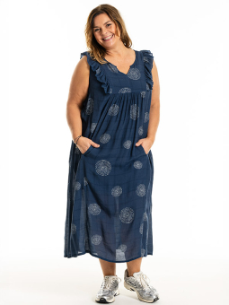 MAIKEN - Plus Size Klänning från Gozzip