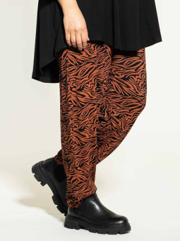 Plus Size Byxor från Studio