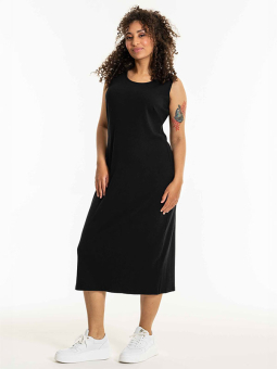 DOLLY - Plus Size Klänning från Studio