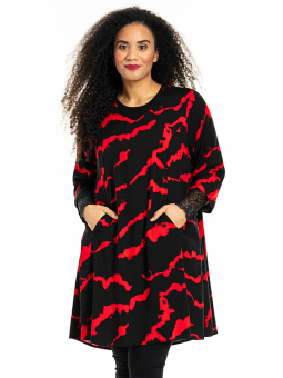 BIRGITTE - Plus Size Klänning från Studio