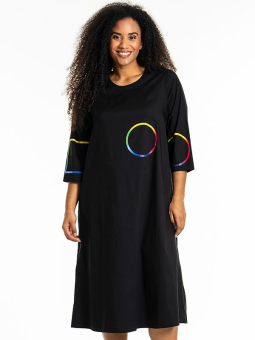 JASMINA - Plus Size Klänning från Studio
