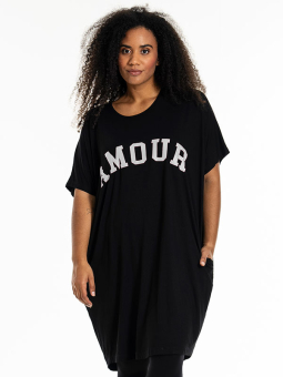 ANE - Plus Size Klänning från Studio