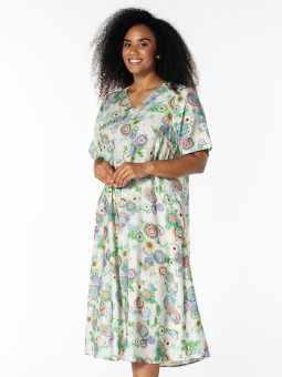 SOLVEJ - Plus Size Klänning från Studio