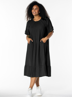 YELVA - Plus Size Klänning från Studio