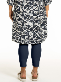LENA - Plus Size Byxor från Studio