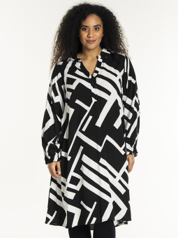 GUNDA - Plus Size Klänning från Studio