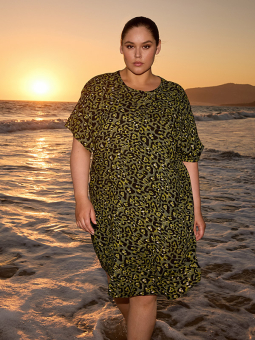 WA-MELINA - Plus Size Klänning från Wasabi Concept