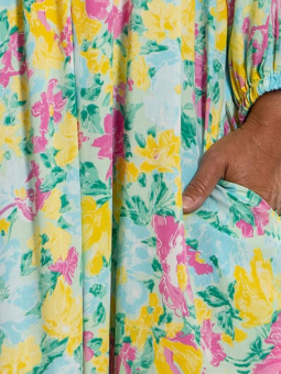 Gozzip ELSE - Ljus turkos viskos klänning med blommor