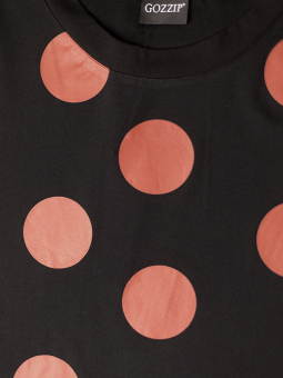 Gozzip Black STELLA - Svart oversize blus med korallcirklar