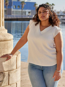 CARTHYRA - Plus Size Blus från Only Carmakoma