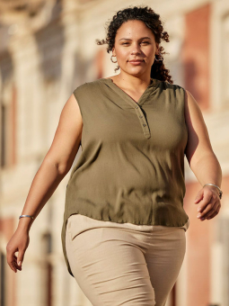 CARJETTE - Plus Size Top från Only Carmakoma