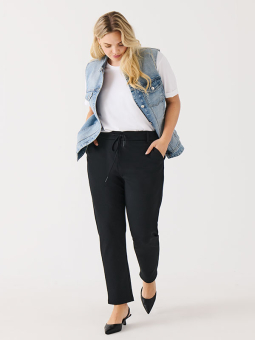 Plus Size Byxor från Only Carmakoma