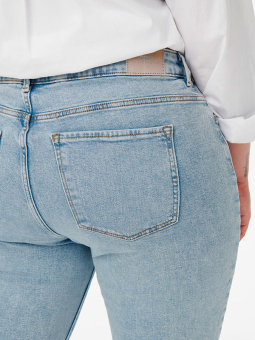 Only Carmakoma MILY - Ljusblå jeans i stretchig bomullsdenim