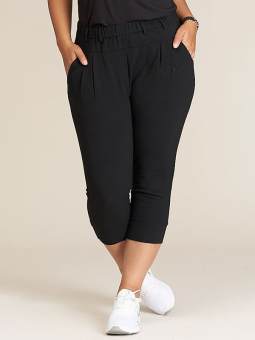 Plus Size Byxor från Studio