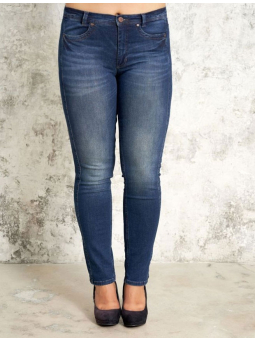 Plus Size Jeans från Studio
