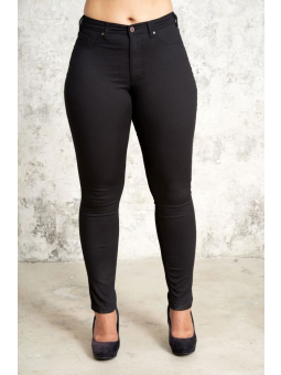 Plus Size Jeans från Studio