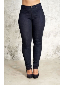 Plus Size Jeans från Studio