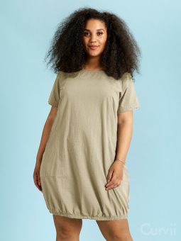 AMIN - Plus Size Klänning från Zhenzi